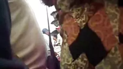 রাশিয়ান বেশ্যাদের মস্কো শহরে প্রলুব্ধ করা হয়েছিল, যেখানে তারা পায়ুপথের বিকৃতির বাংলাদেশি এস্ক শিকার হয়েছিল