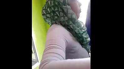প্রাক্তন জিমন্যাস্ট যৌনতাকে একটি বাংলাদেশি পন ভিডিও অ্যাক্রোবেটিক ইটুডে পরিণত করে।
